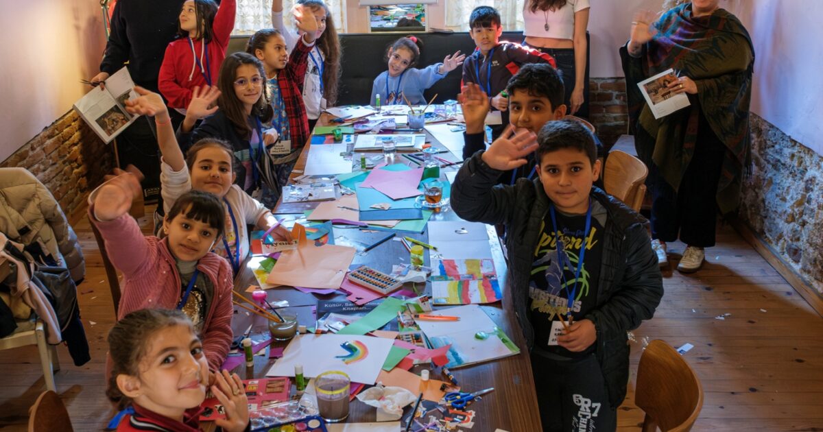 Şerife Yavaşça ve Segah Atay ile “Kolaj Kitap Atölyesi”